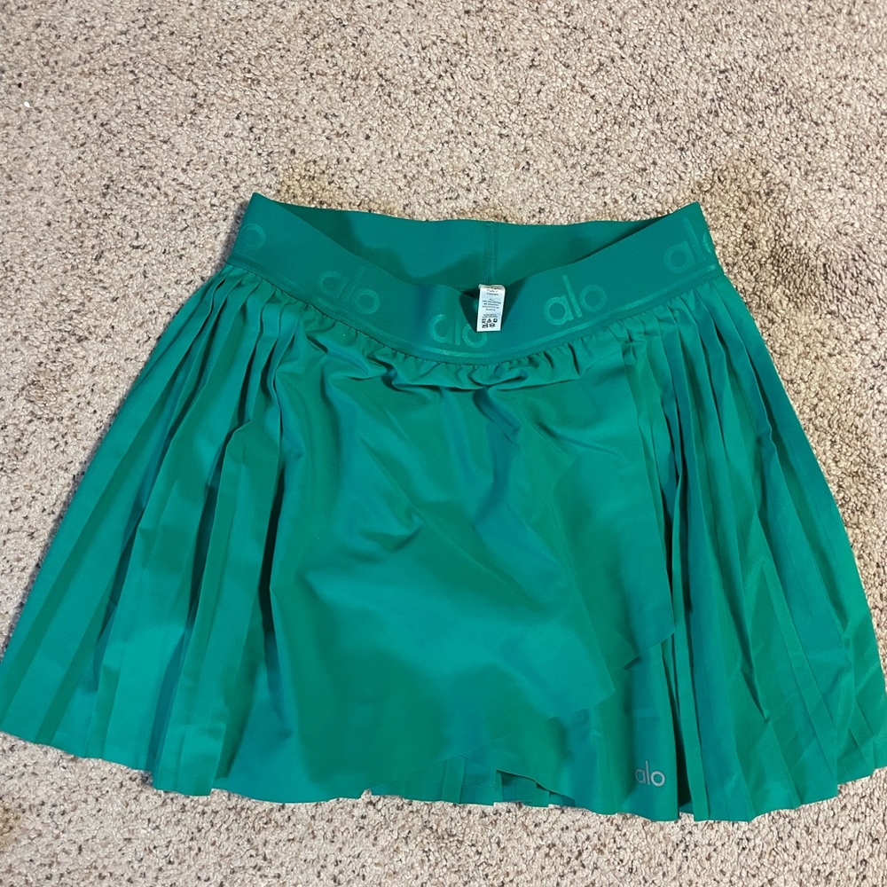 Alo aces tennis skirt. Green in size medium.